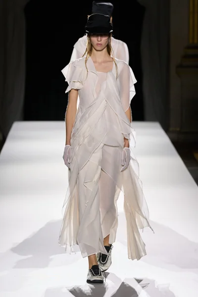 Look 29